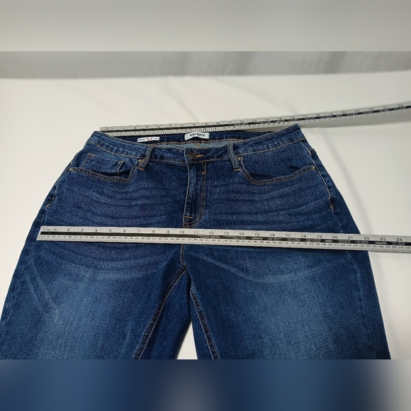 Vigoss Thompson Tomboy Dark wash, midrise Relaxed fit.  Size 14 - Picture 3 of 8